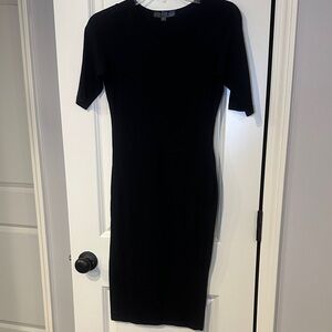 Snap Elegant Black Midi Dress